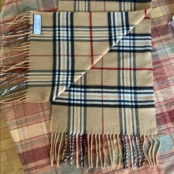 Scarf - Picture 3 of 3